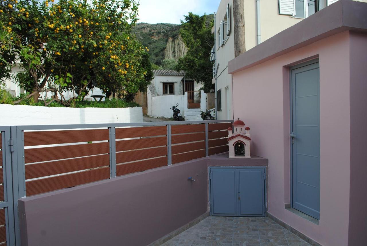 Royal Legend Suite Souda Bagian luar foto