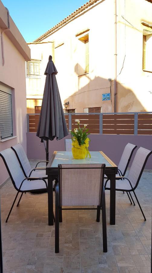 Royal Legend Suite Souda Bagian luar foto