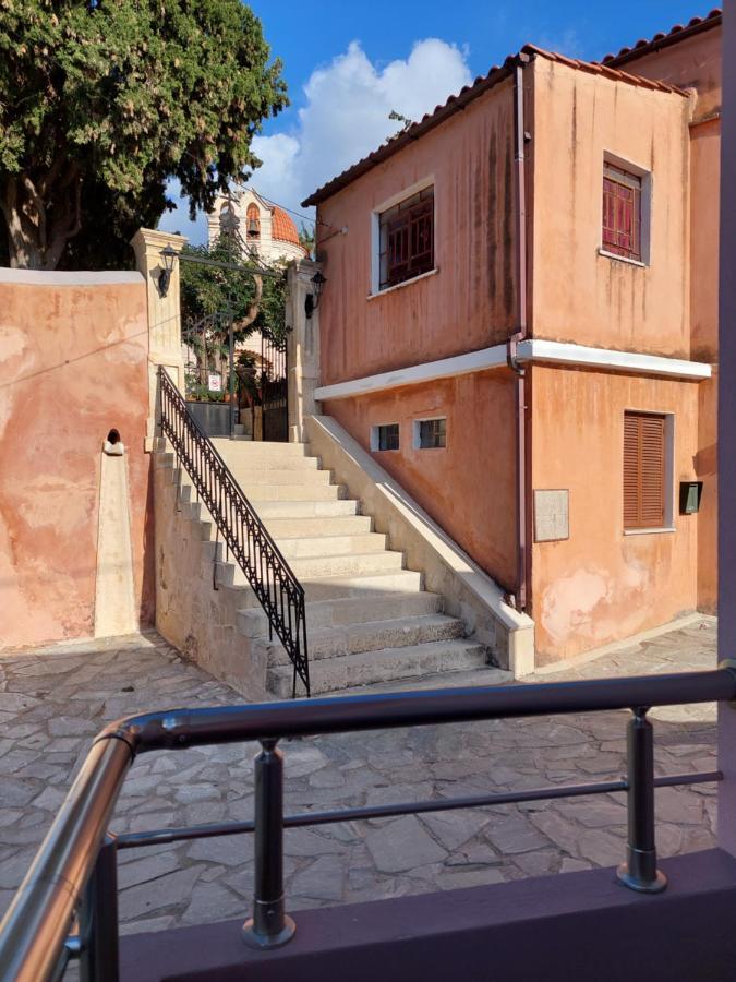 Royal Legend Suite Souda Bagian luar foto