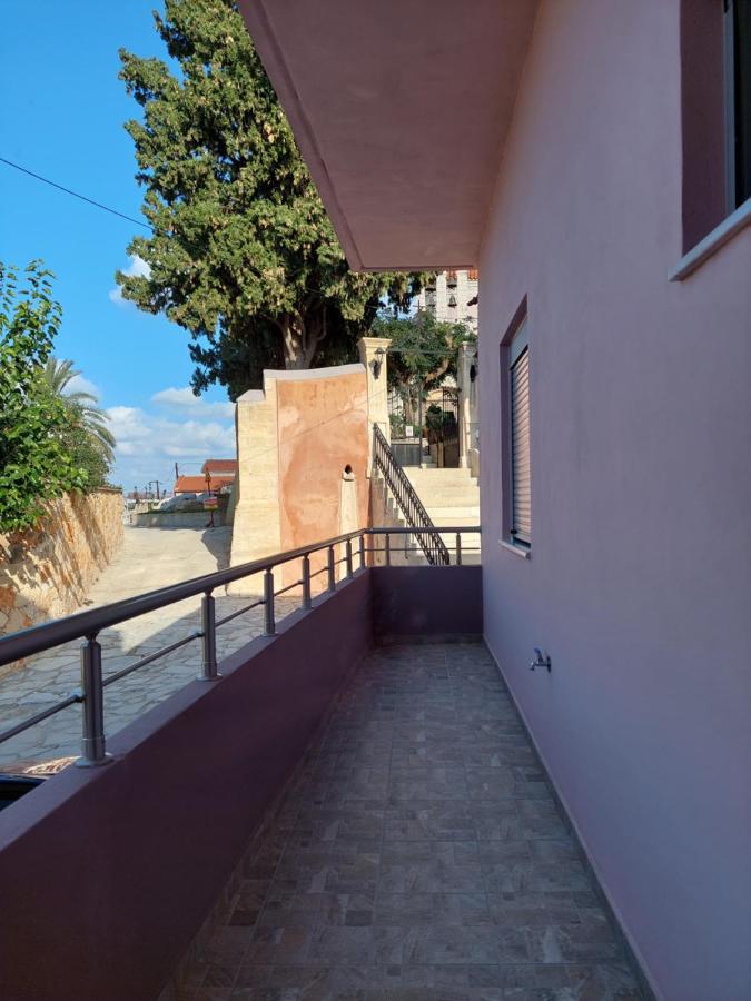 Royal Legend Suite Souda Bagian luar foto